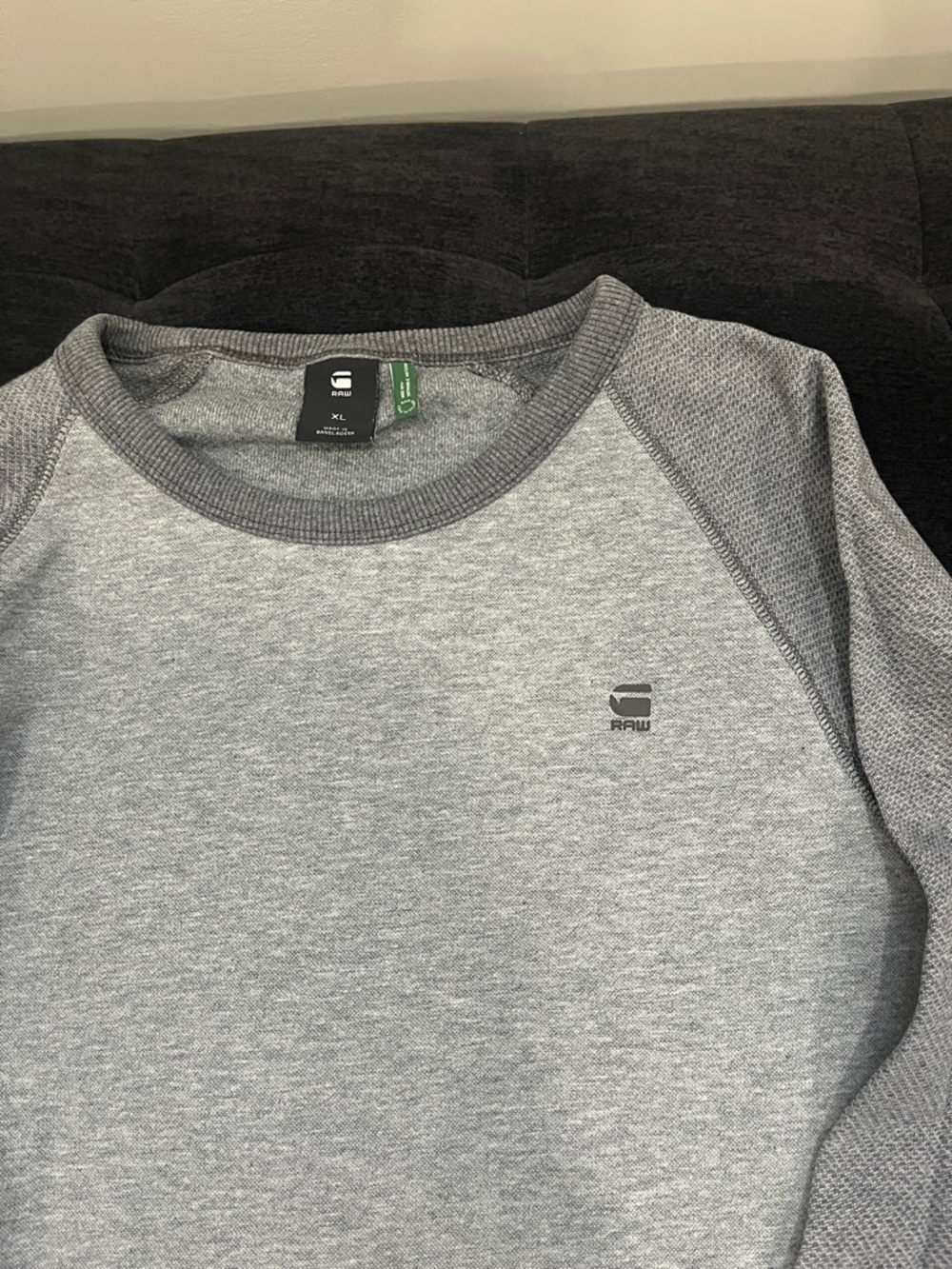 Grey Crew Neck - Picture 4 of 4